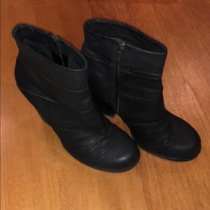Vince Camuto 9.5 Black Bootie